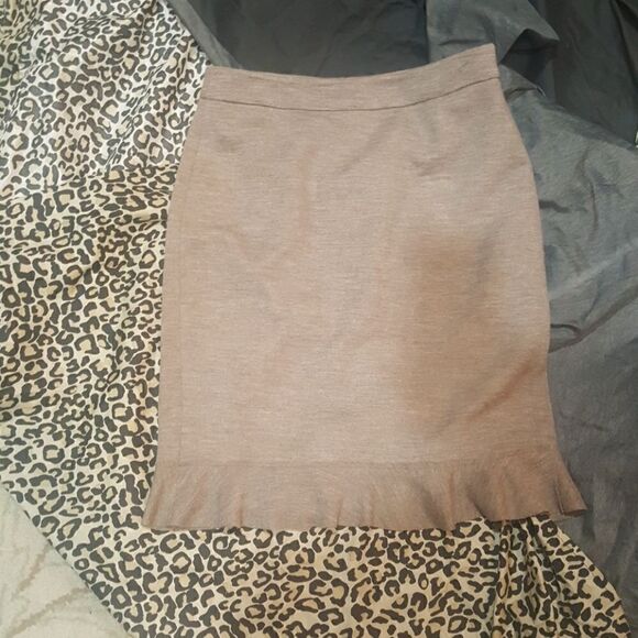 ANN TAYLOR Wool Peplum Skirt - Size 6 - Picture 2 of 6